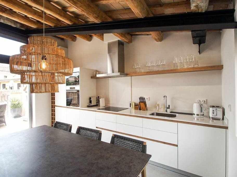 Velo Vern 3 Luxury Penthouse W Views Of City Wall 지로나 외부 사진