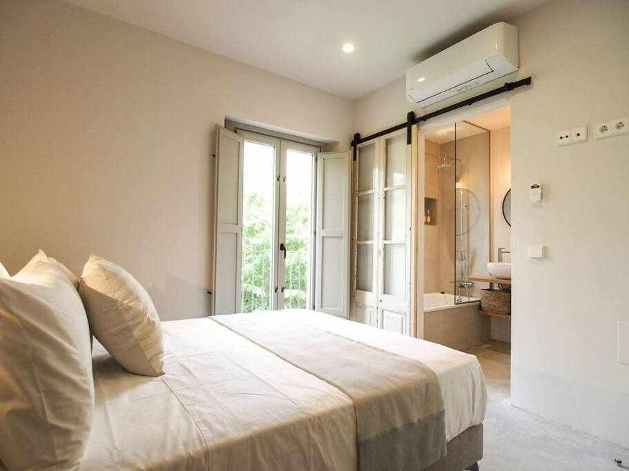 Velo Vern 3 Luxury Penthouse W Views Of City Wall 지로나 외부 사진