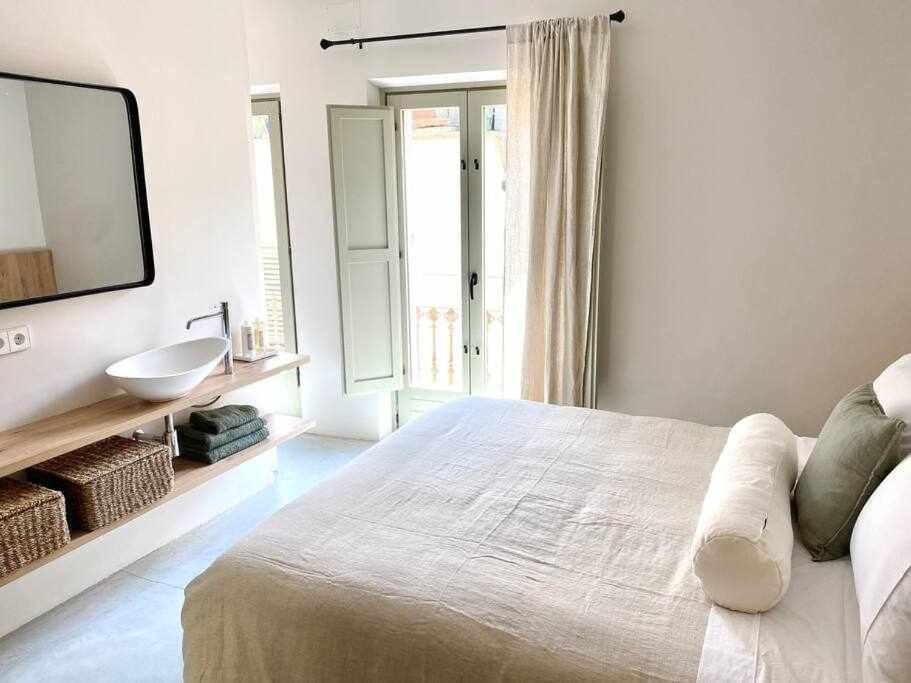 Velo Vern 3 Luxury Penthouse W Views Of City Wall 지로나 외부 사진