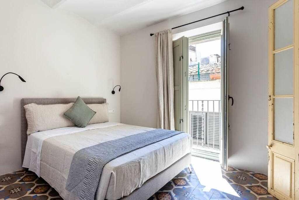 Velo Vern 3 Luxury Penthouse W Views Of City Wall 지로나 외부 사진