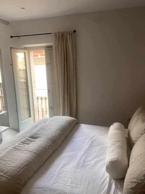 Velo Vern 3 Luxury Penthouse W Views Of City Wall 지로나 외부 사진